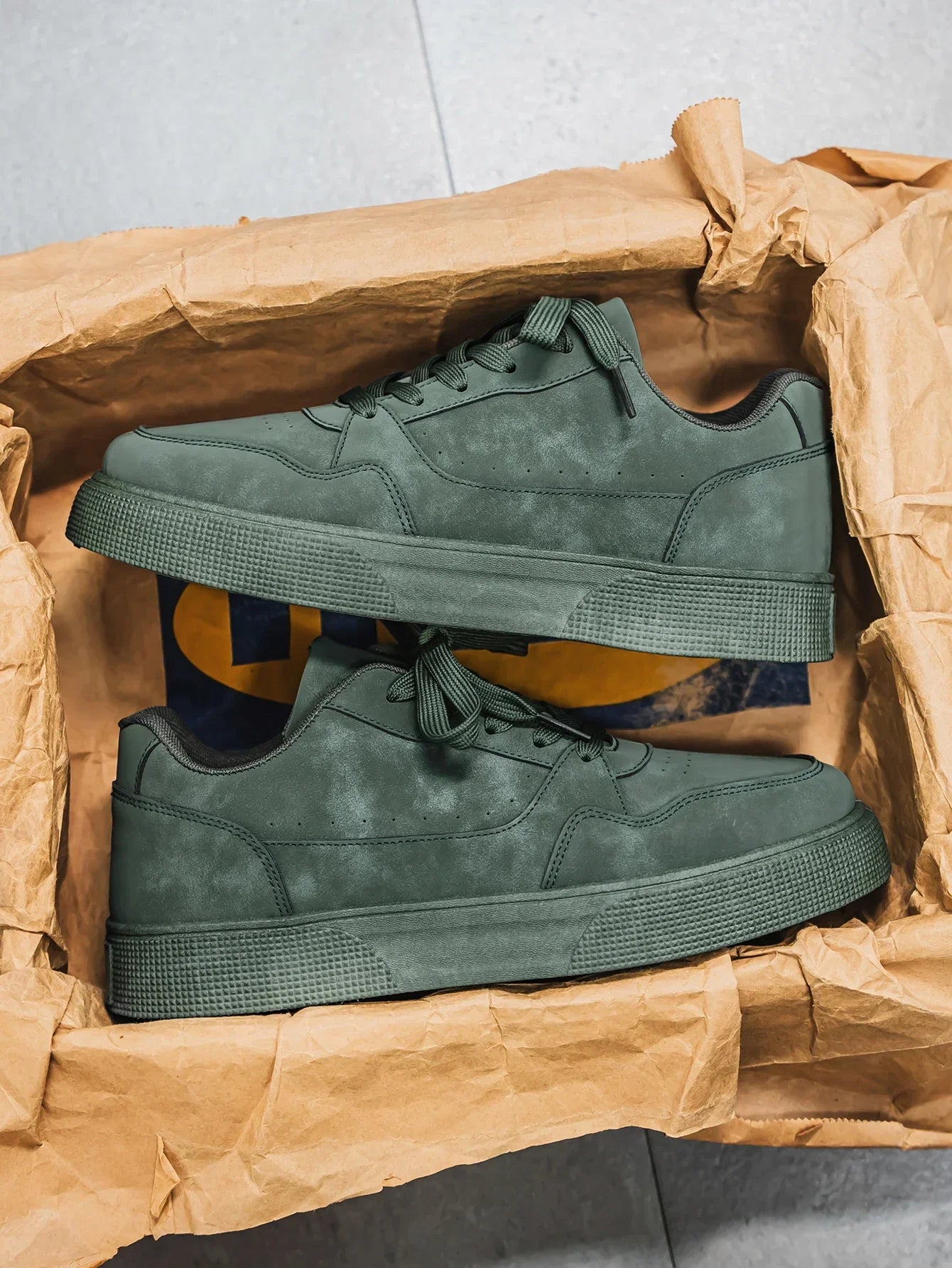 VALEN SUEDE SNEAKERS